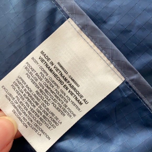 NWOT - Nike Lightweight Hooded Windbreaker - Picture 8 of 9